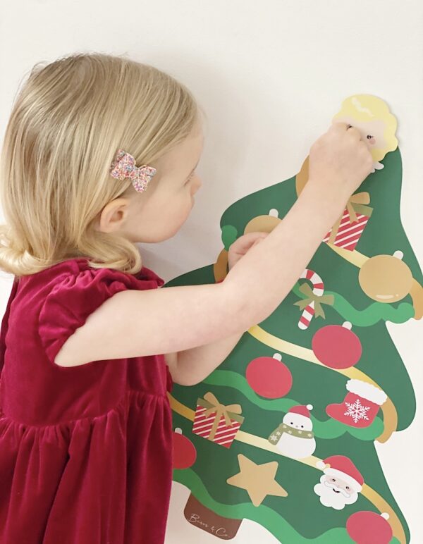 Besos_&_Co_Interactive_Christmas_Tree_Wall_Stickers